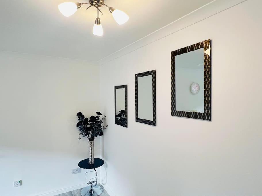 Superb 2 Bedroom Apartment With Free Parking Edinburgh Buitenkant foto