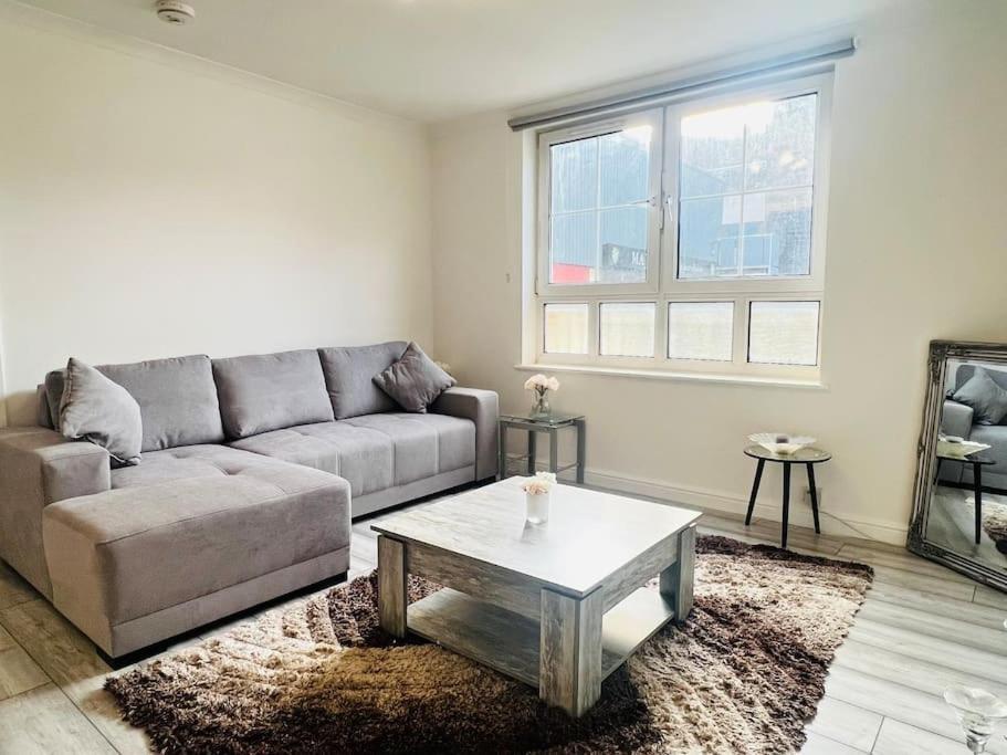 Superb 2 Bedroom Apartment With Free Parking Edinburgh Buitenkant foto