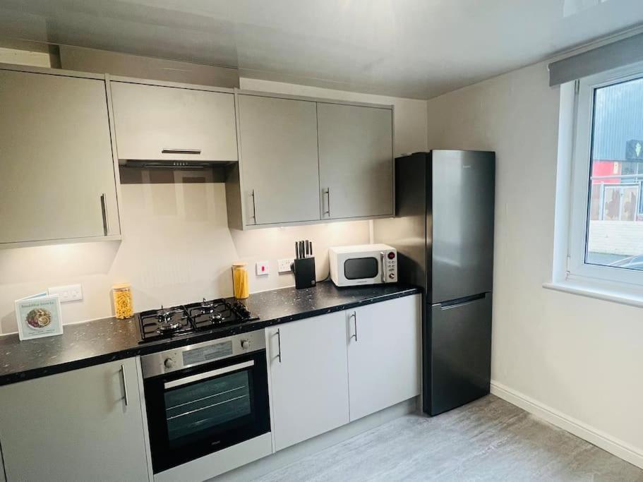 Superb 2 Bedroom Apartment With Free Parking Edinburgh Buitenkant foto